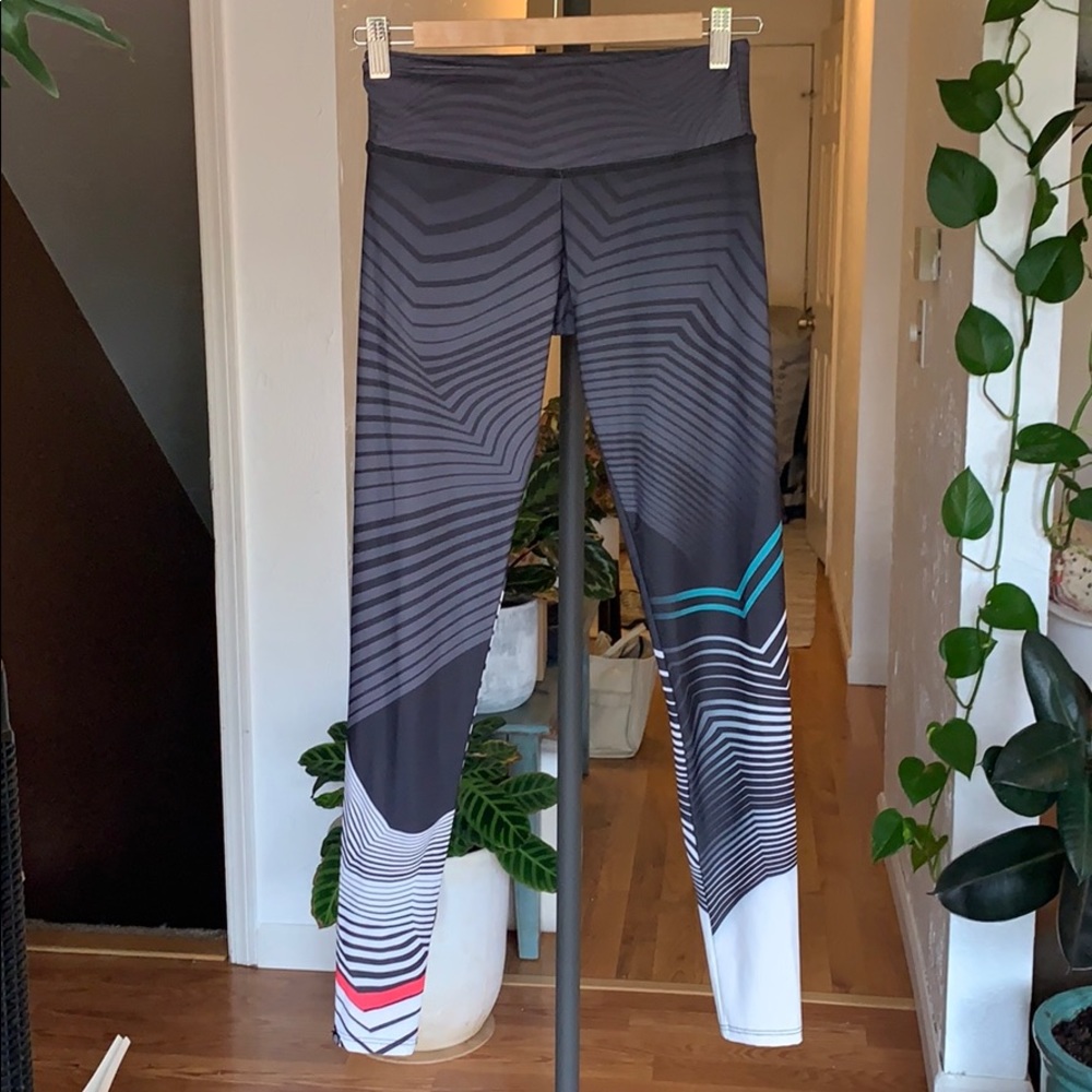 Onzie workout leggings